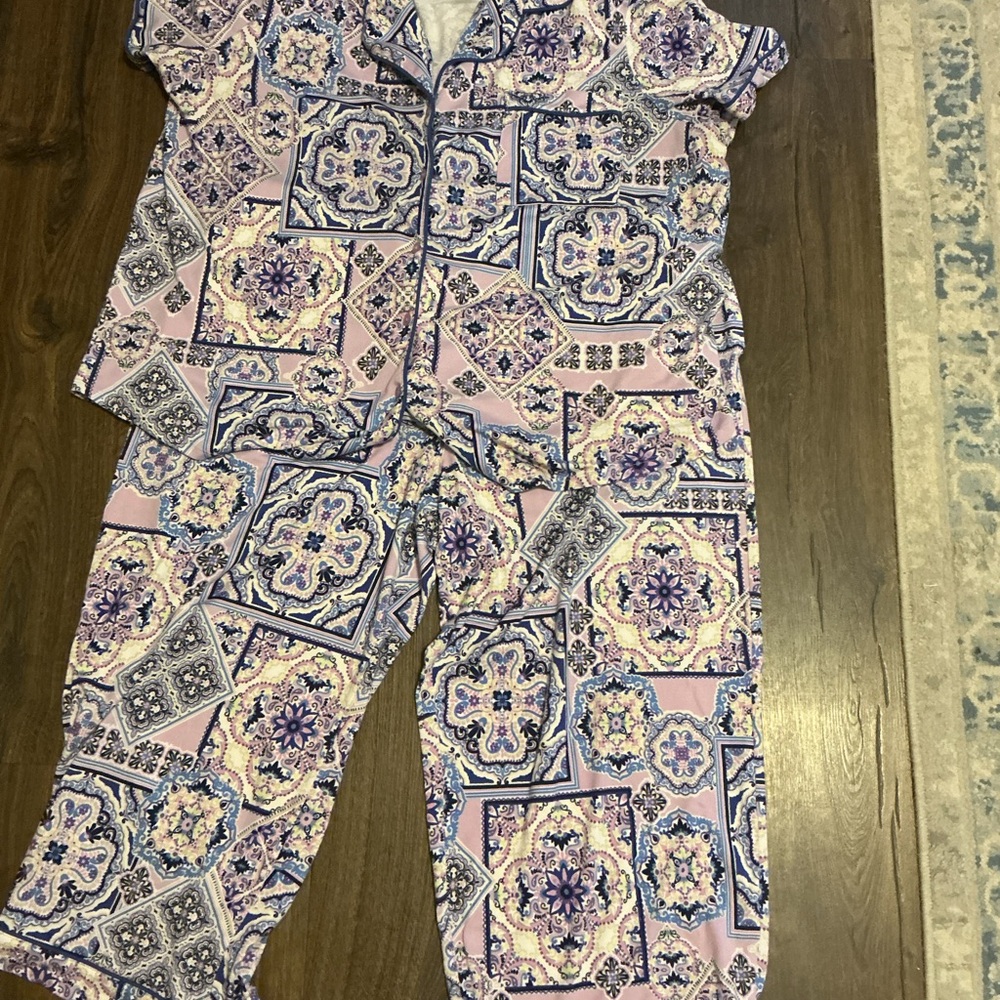 Sold - Picture 3 of 10
